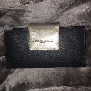 Adrienne Vittadini wallet